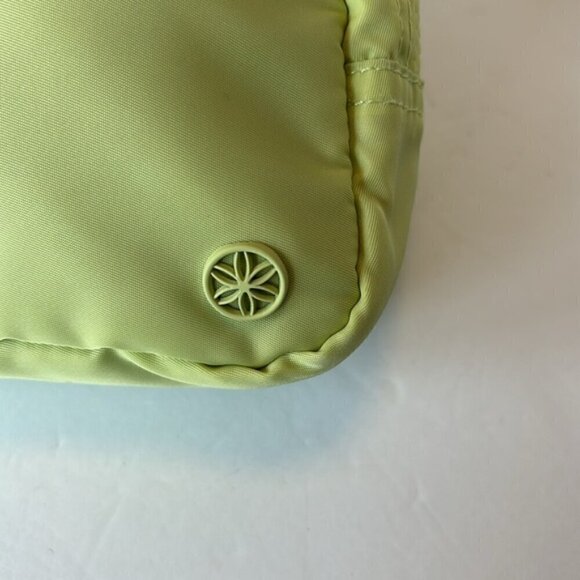 NEW! GAIAM Sidekick Waist Pack - lime Green zipper top - Picture 3 of 7